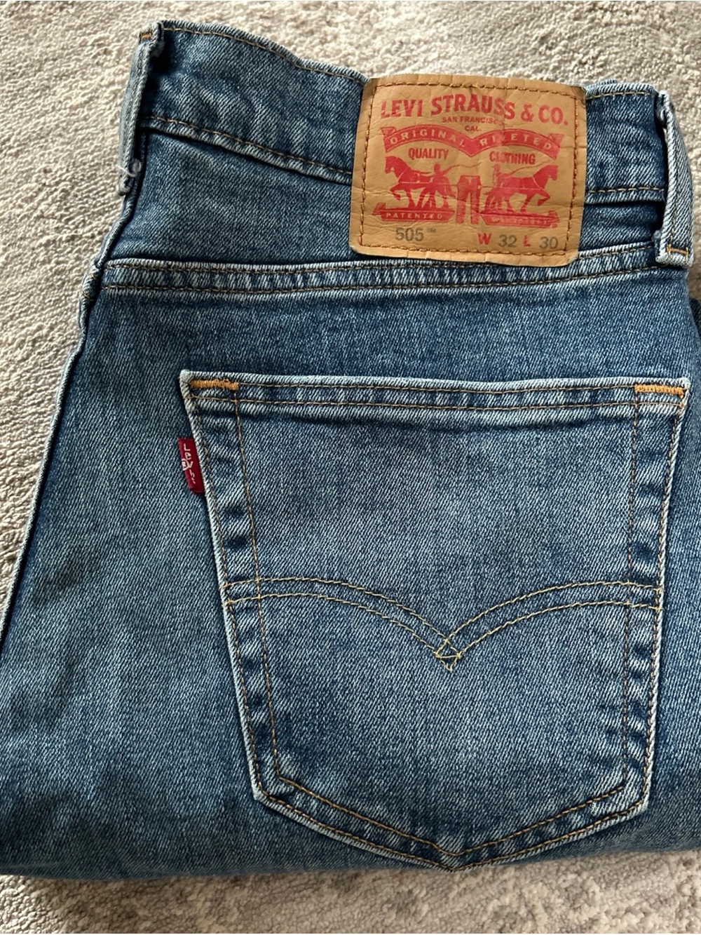Levi's 505 Men's 32x30 Med Blue Cotton Denim Straight Regular Fit Jeans 5-Pocket